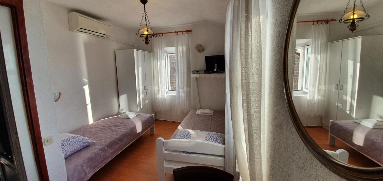 Apartments - 3 A Beautiful Apartment With A Sea View Hvar Town Exterior photo