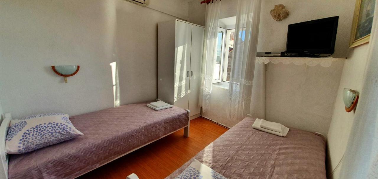 Apartments - 3 A Beautiful Apartment With A Sea View Hvar Town Exterior photo