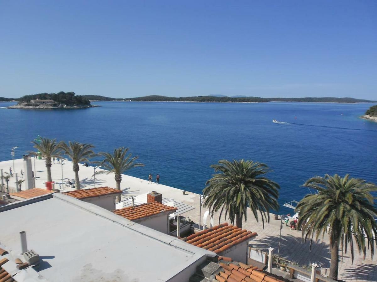 Apartments - 3 A Beautiful Apartment With A Sea View Hvar Town Exterior photo